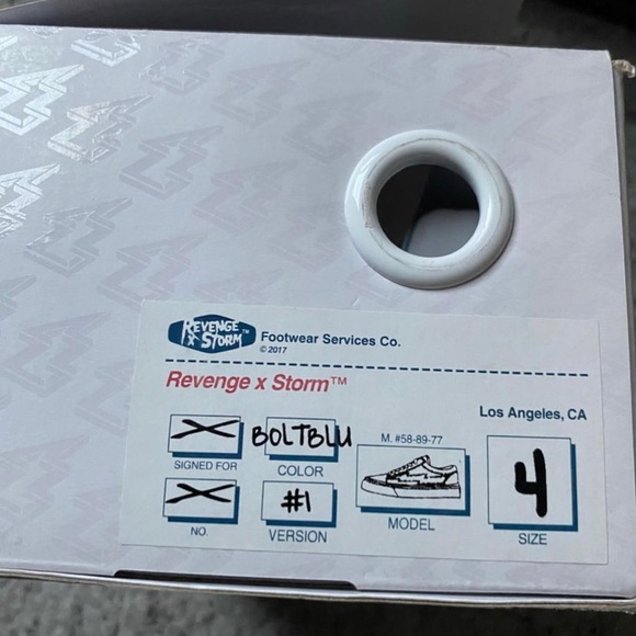 Light Blue Revenge X Storms ⭐️ - Picture 4 of 4